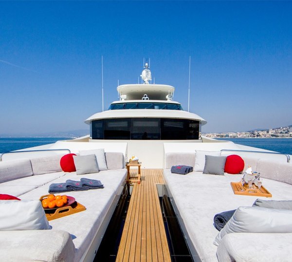 motor yacht robusto